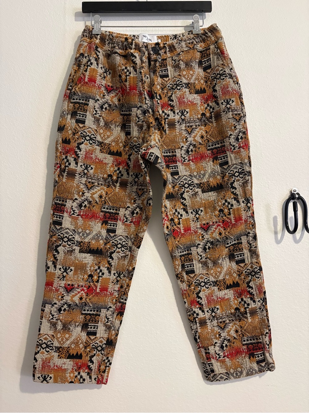 Men's Patterned Casual Joggers - Multicolor Aztec Print